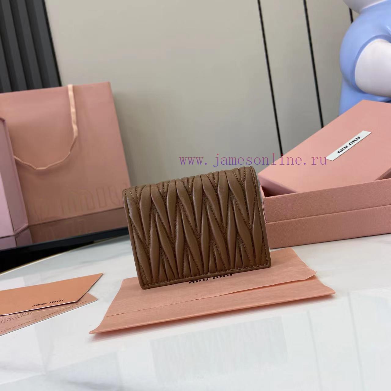 MiuMiu Bags Equipped With A Complete Set Of Original Packaging The New Pocket Wallet Is Made Of Imported To ilmexw7e - Image 4