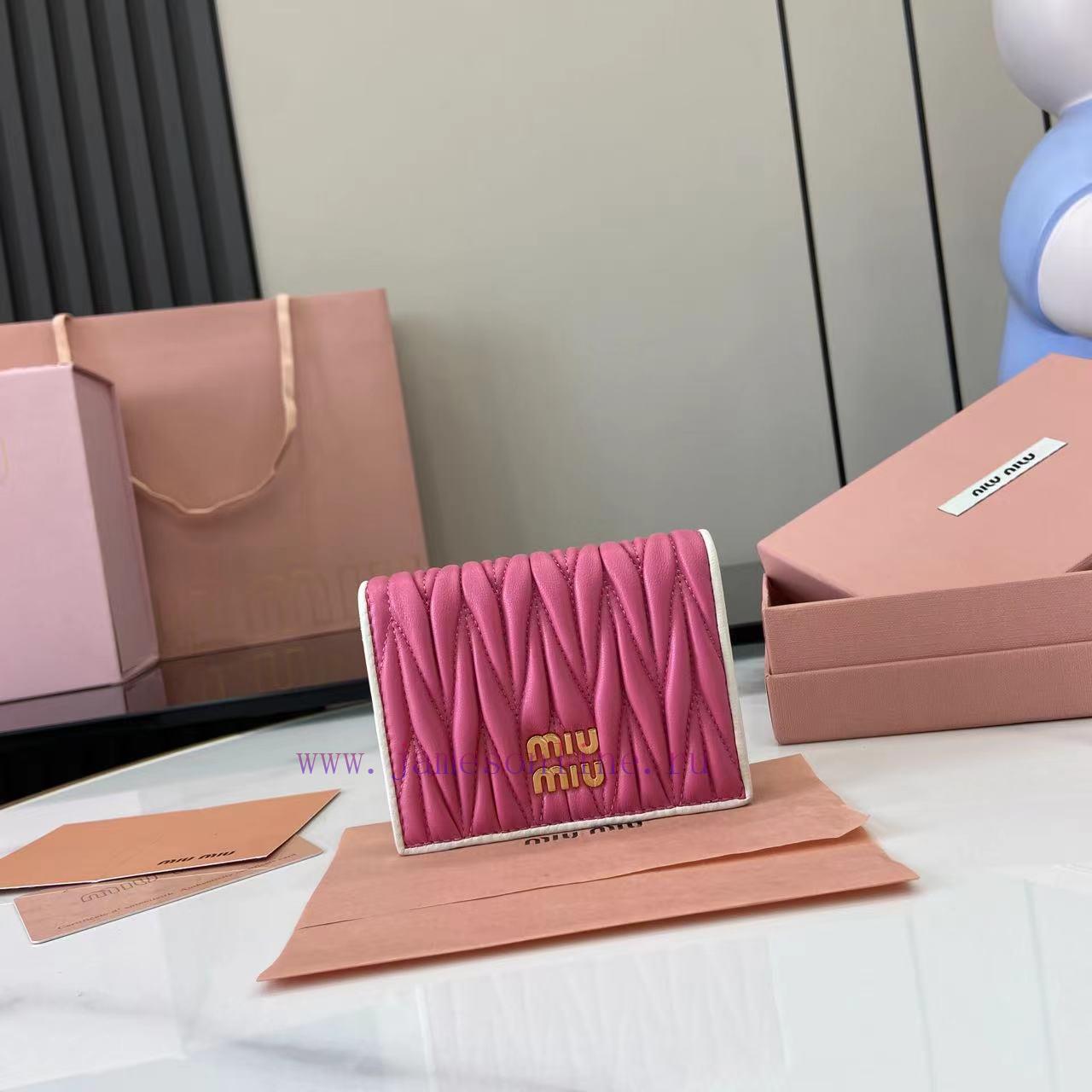 MiuMiu Bags Equipped With A Complete Set Of Original Packaging The New Pocket Wallet Is Made Of Imported To dg0fzdml