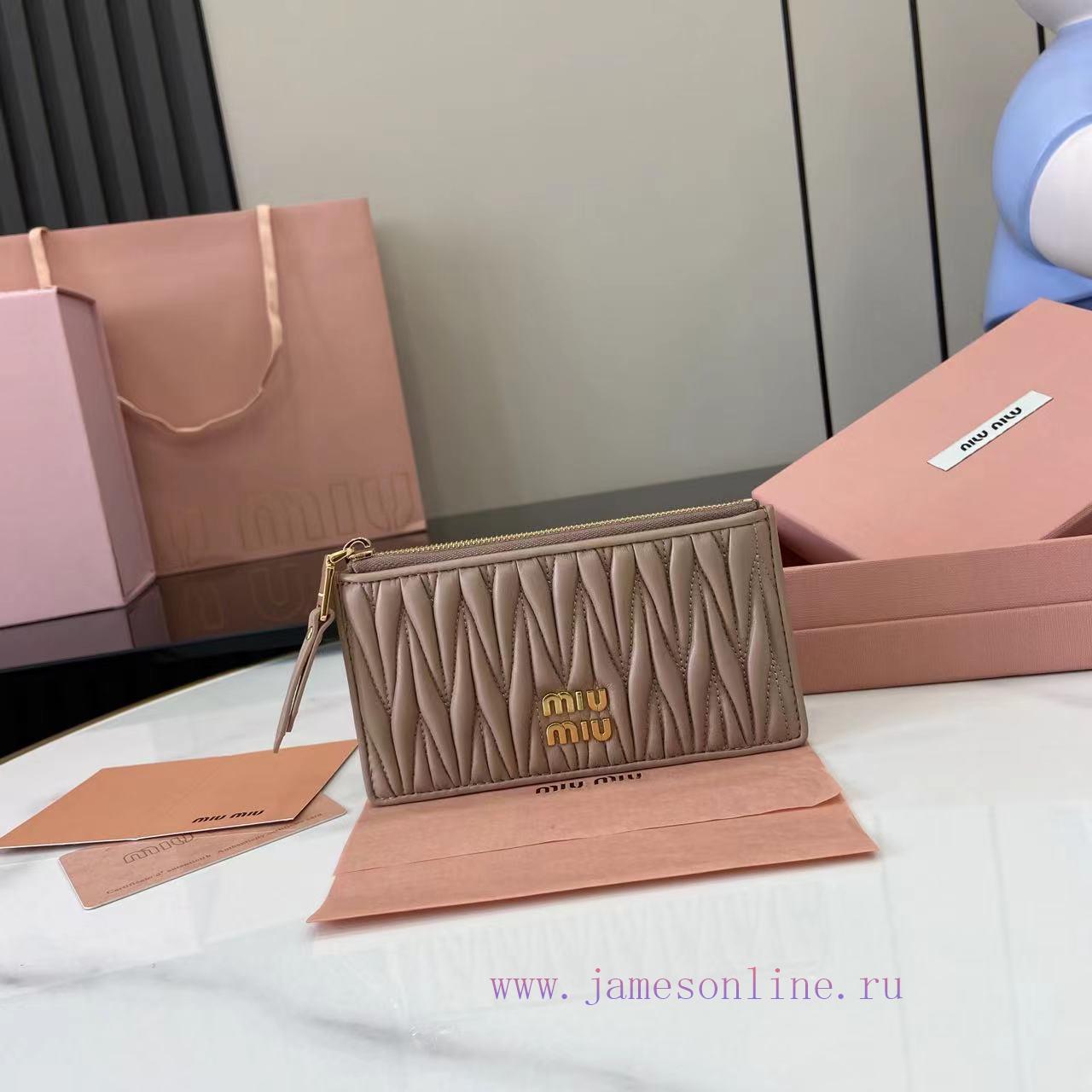 MiuMiu Bags The Latest Pocket Wallet Card Bag Comes With A Complete Set Of Original Packaging Featuring Top ue8s8h0i - Image 2