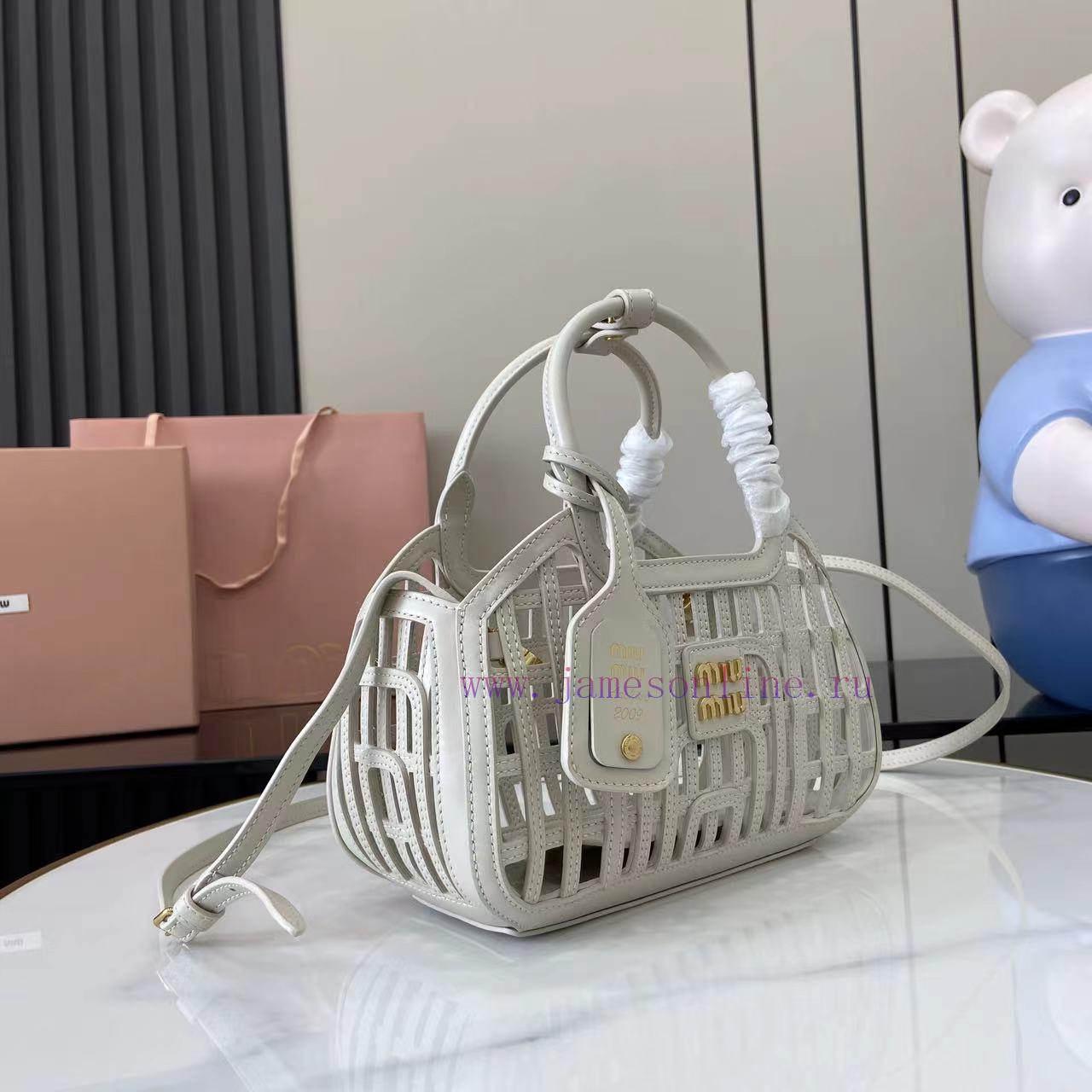 MiuMiu Bags The New MIUM Product Comes With A Full Set Of Original Packaging Featuring A Soft Nappa Leather 1zv3c5z8 - Image 3