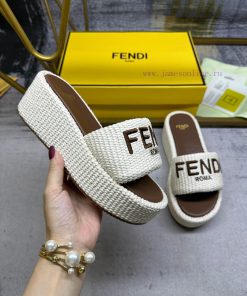 FENDI's Latest Popular Broadband Thick Soled Slippers Made Of PP Grass Fabric And Embroidered W vc31555d