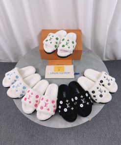 Louis Vuitton 2024 New Wool Slippers Made Of Fine And Soft WoolTop Quality Pure Fur Integrated jox4txd8