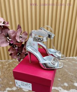 -- New Warren——————2024 Top Valentino Paris Fashion Show Launches Valentino Mesh Studded Sandal 6pap0y8a