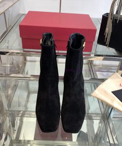Valentino 24ss Autumn And Winter New Square Toe V-button Short BootsValentino's Top Of The Line q4482wrx