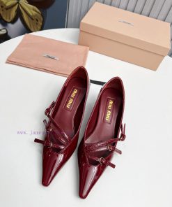 The Miumiu Cat Follow-up Shoes Feature A Brand New And Super Beautiful Decoration Full Of Fashi 3e5lh25u