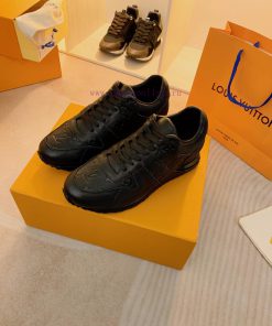 NO09532-2 Louis Vuitton This LV RUNNER Sneaker Is Designed By Artistic Director Virgil Abloh Dr dg6ez7kz