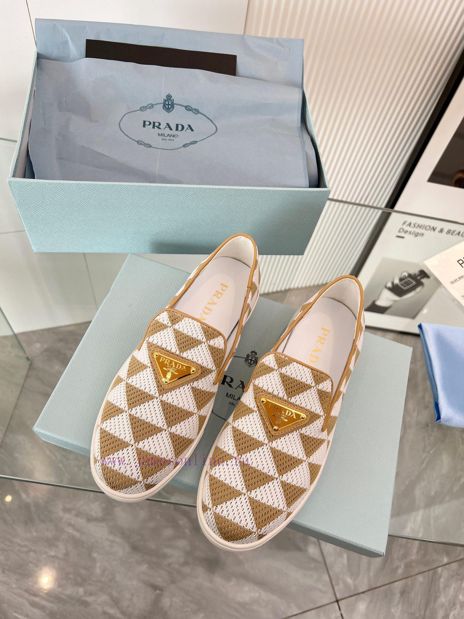 Prada's Latest Spring/summer 2024 Edition 11 Haute Couture Featuring Knitted And Special Materi m8wyl9tj - Image 4