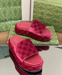 2024 Gucci Latest Spring/Summer Velvet Embroidered Double GG Gucci Series Thick Bottom Sandals 9boq2zwa