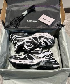 Top Balenciaga Balenciaga Runner 2.0 Black And White ️ Uses High-quality Materials And Finely C s14hslk7