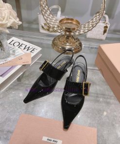 Miu Miu Fashion Show 2024 Summer New Item One-piece Roman SandalsThe Runway Show Is A Popular I ixxfmo41