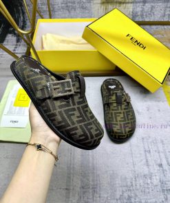 FENDI's Latest Bestseller Flat Bottomed Half Bag Slippers With FF Decorative Buckle Tobacco Yel duq30dnb