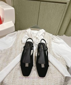 | ²⁰²4 𝐬𝐬  🤍🤎 Ferragam"Ferragamo Spring/Summer Collection's New Product Features A Square Bow D n0tskou4