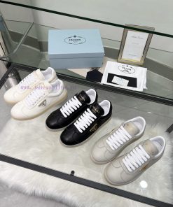 2024 Prada/Prada Women's Metal Logo Adorned Lane Sneakers This Sports Shoe Is Fashionable And S 39qw0kk1