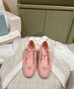 | ²⁰²4 𝐬𝐬  🤍🤎Prada's New Spring And Summer Collection Of Stunning Mary Jane Shoes Is So Surpris s1ibyos4
