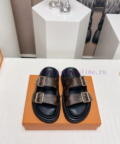 Top TierL * V Donkey 2024vs Summer Latest Wang Fried Sandals SeriesCouple Belt Buckle CoolerThe caftc23z