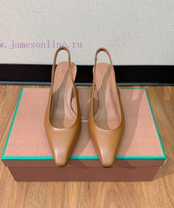 The Minimalist Style Of Loro Pia * A Rear Air Sole Is A Very Durable Style And It Is The King O rldae2vq