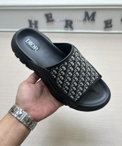 The Latest Popular Men's Slippers From Dior's Original Series Are Internationally Top-notch Des 2iizvg11