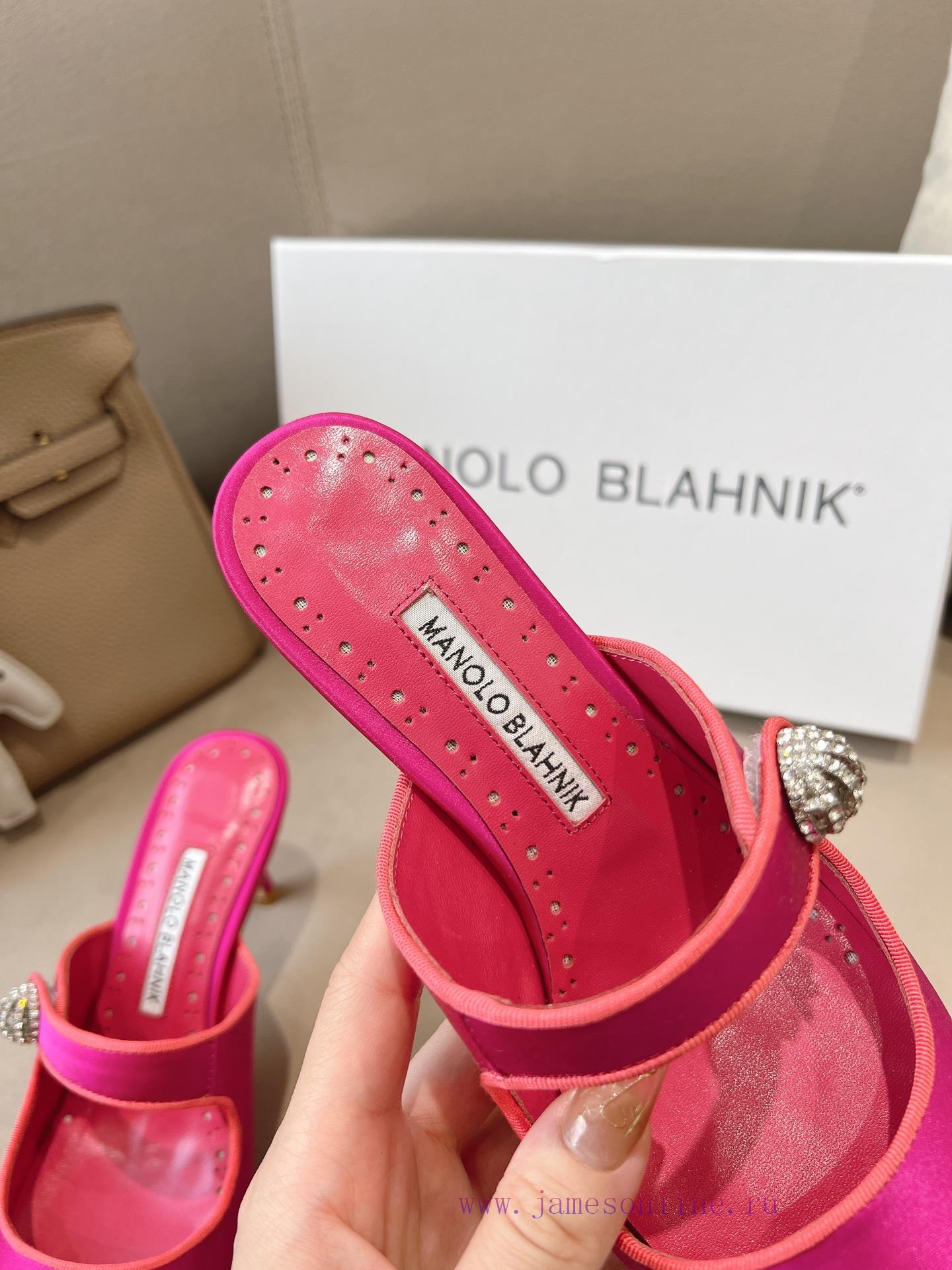 Manolo Blahni * Classic Whether Viewed Online Or Received In Person It Is Beautiful Elegant And k5t4ddv4 - Image 4