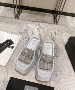 A * Alexander~Wang Alexander King's Latest Explosive Collection For Spring And Summer 2024Origi uv3uxh01