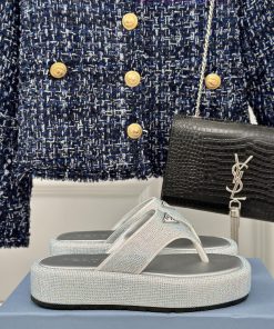 𝐏𝐑𝐀𝐃𝐀 Launches Classic Triangle LogoDiamond Slippers SeriesSuper Lightweight And Unbeatable Coo 50ht2gxo