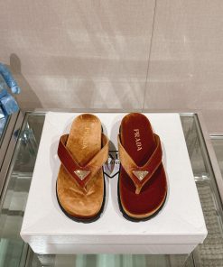 -24Ss New Prada Herringbone Velvet Flip FlopsThis Sandal Features A Mixed Design That Cleverly tlyvc2wm