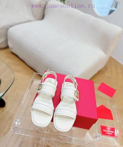 Valentino. Valentino 24ss New Leather Logo Large Label Sandals The Combination Of Popular Eleme fwlbfp8f