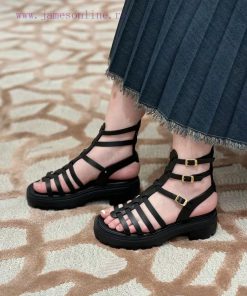 Dior Bay Thick Bottom Sandals Are A Brand New Item For The Fall Of 2024 Reinterpreting The Roma hgm2kzxj