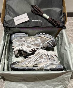 Top Balenciaga Balenciaga Runner 1.5 Brown Coffee Balenciaga Was Founded By The Great Genius De 5uikkj0m