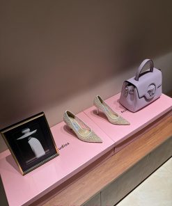 The MostIn Early Spring 2024 Jimmy Choo Released Rhinestone Pointed Slippers For Jimmy Week. Th 5vc47yxw