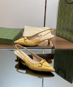 2024 Gucci New GUcc 𝐢 Horseneck Buckle Exposed Heel Shallow Mouth Sandals Cat Heel G G Presbyop 95nwpq1d