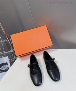 Hermes Autumn/Winter New Collection Mary JaneHermes' Only Strap Mary Jane's Minimalist Design A 0k1g4uz9