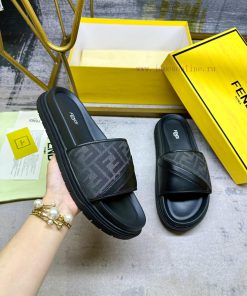 FENDI's Latest Wide Padded Slippers With Gray FF Jacquard And Black Cowhide Stitching Black Bel hoxtw9or