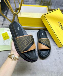 FENDI's Latest Wide Padded Slippers With Brown FF Jacquard And Brown Cowhide Stitching Black Be deh778n1