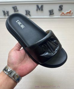 Dior Men's Slippers A Popular Item On The Official Dior Website Are Now Available For Sale Simu r2y0h669