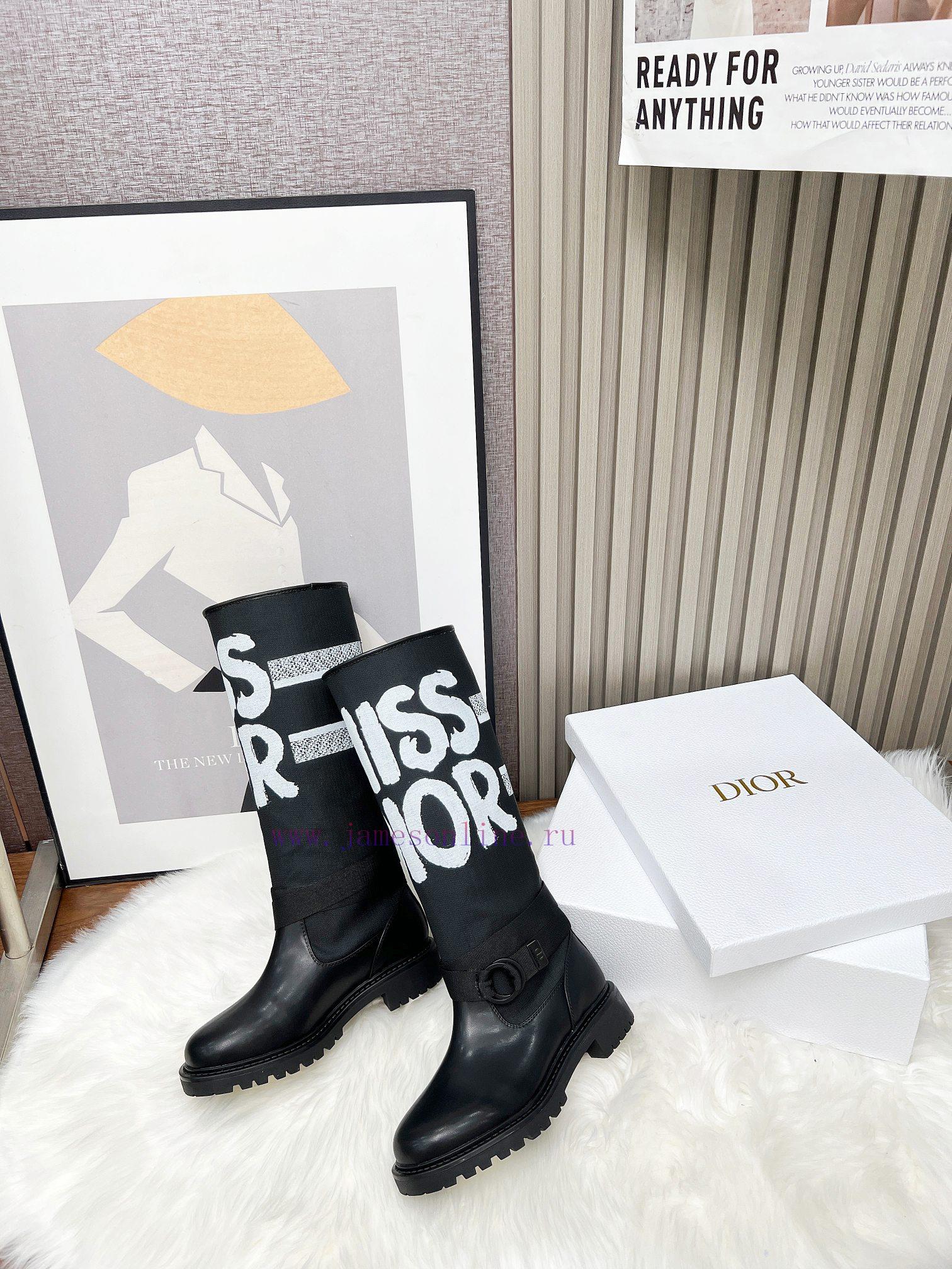 The D-Major Boots Feature Unique Design Elements To Create A Striking Appearance. They Are Made irlhzuhs