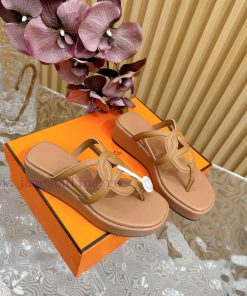 Top Notch Heel Hemers 2024 SS Hermes Early Spring New Clip On Thick Soled Slippers With Genuine nzvoqukm