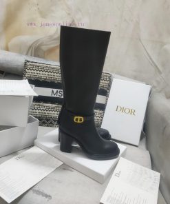 Montaigne And Ankle Boots Are New Products In The 2023 Autumn/winter Ready To Wear Collection. cll8k85b