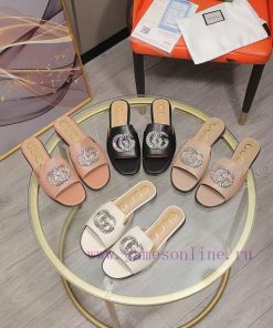 GUCCI Slippers Have Been Shipped And The Shiny Crystal Double-G Combination Adds An Elegant Tem oyqgo30u