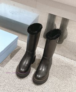 Top QualityPrada Fw24 New Arrival～P Home 2024 Autumn/Winter Thick Soled Mid Tube Woolen Boots N qkv7fj4w
