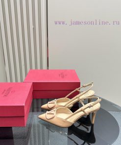 𝑉𝐴𝐿𝐸𝑁𝑇𝐼𝑁𝑂 Valentino's Latest Series The Rhinestone Series Can Be Said To Be Very Popular. It Ab 78bvoyjk