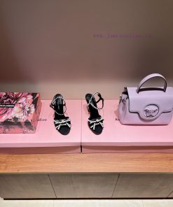 Dolce&Gabbana's Stunning Butterflies🦋 Rhinestone Decorated High HeelsWith Full Firepower And Un 1rewhy51