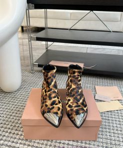 Purchasing Grade Mui Miu 24ss Autumn And Winter Pointed Chelsea Short BootsThe Most Worthwhile foxxoi4k