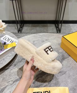 Fendi~fw24 New Arrival～Fendi Sheep Cake Wool Slippers Are A New Product That Everyone Loves. Th 4vpmb6oa