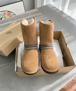 - Chestnut Color UGG Gucci Autumn And Winter New Classic Short Boots - Crescent SeriesRetro Sty 1tcmx1q9