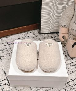 Top QualityPrada Fw24 New Arrival～P Home 2024 Autumn/Winter New Hairy SlippersHow Could A Pair dyqs0mjr