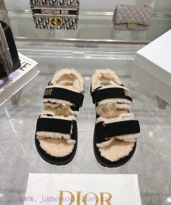 Dior 24 New Dioract Series Maillard Style Fur Integrated Magic Button SandalsDior Super Cute Fu 5qtk0z0i