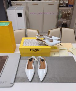 Stone Patterned Cowhide Metal Chain Wrapped Around The Toe Strap For DraggingFendi Top Edition tsku3w49