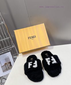 FENDI's New Autumn And Winter Fur Mop Is An Essential Item Every Autumn And Winter. Not Only Is 1kw8i8o7