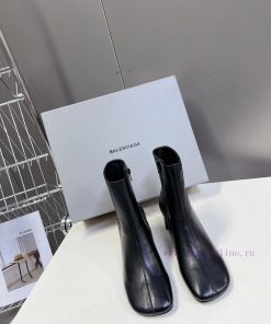 Balenciaga Parisian Fashion Show Short Boots Are A Heavyweight New Product At Paris Fashion Wee 7ldv2dty