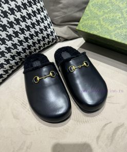 P Autumn/Winter New Wool Women's Wooden Shoes With Clips Beautiful Slave Wool SlippersThe Lates kihmy8xu